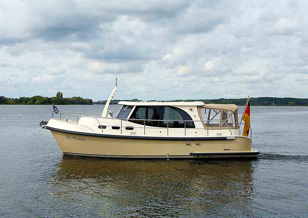Jetten 30 Sedan - La Calma - Aussenansicht - Yachtcharter