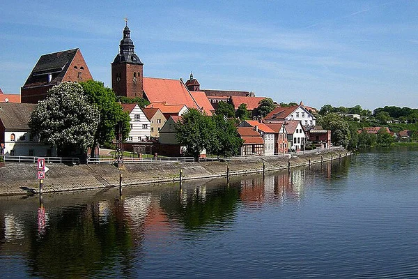 Stadtansicht von Havelberg mit der Havel