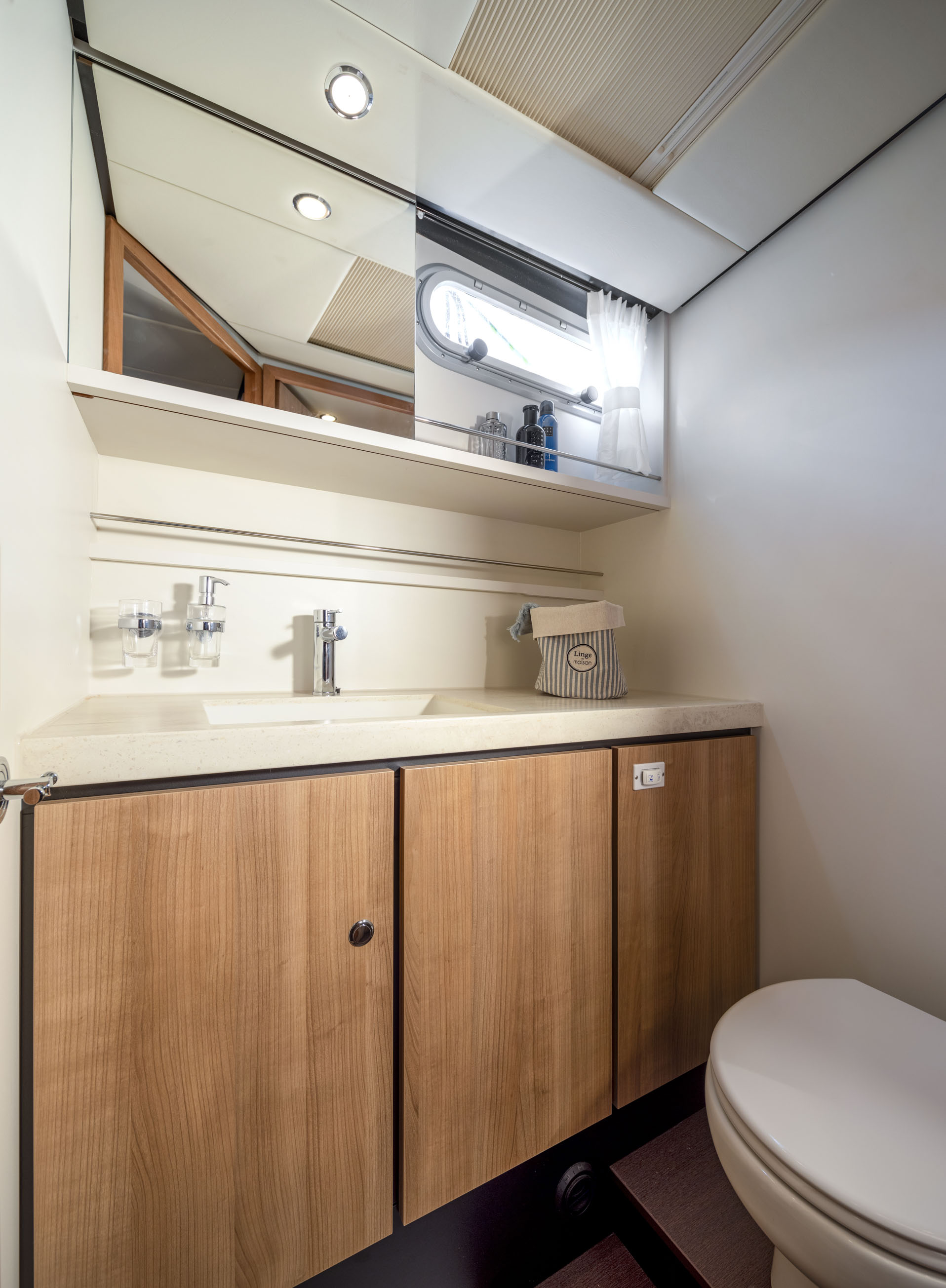 Linssen G. S. 40.1 Sedan - Viridis - Badansicht