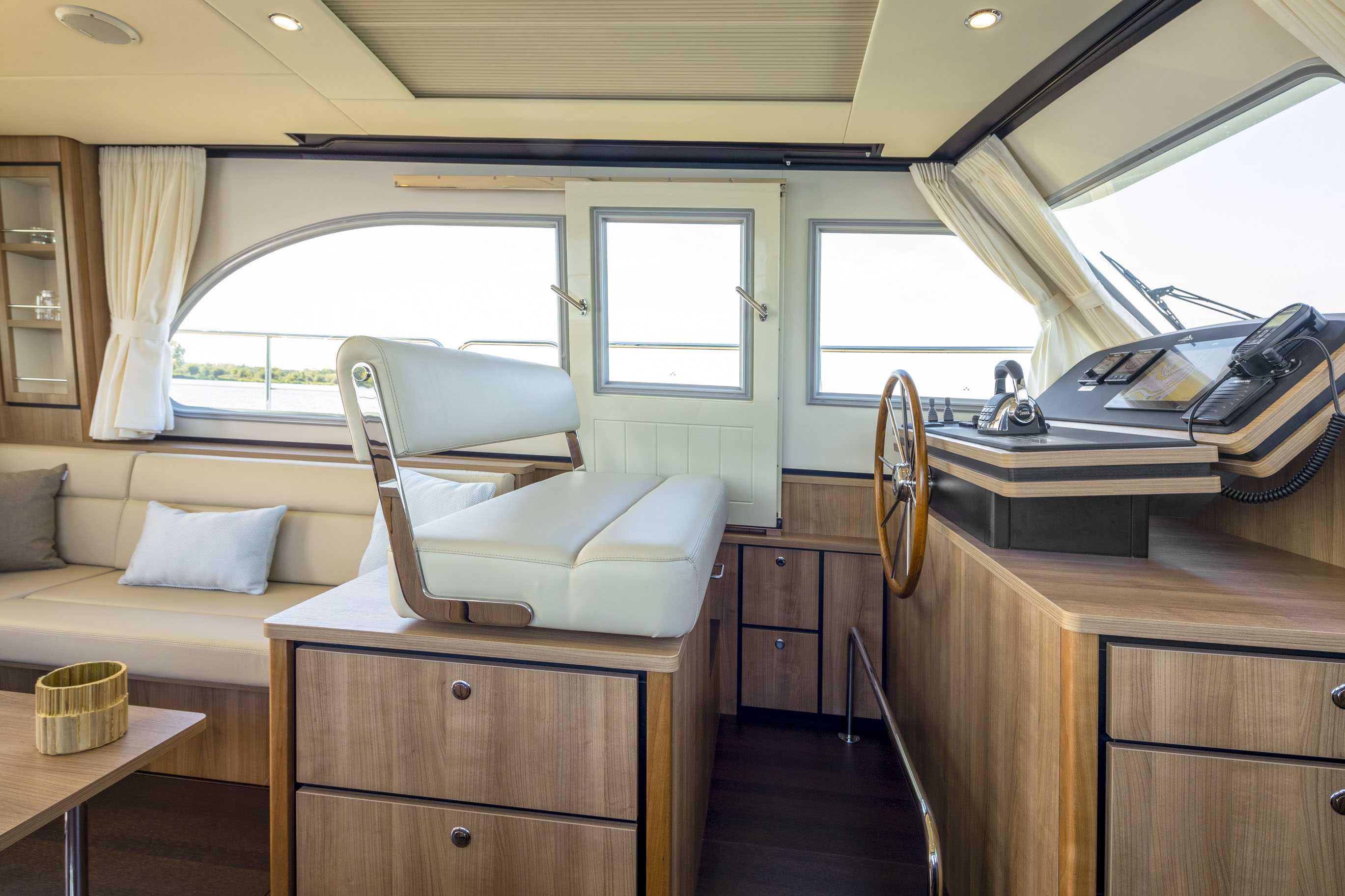 Linssen G. S. 40.1 Sedan - Viridis - Steuerstand